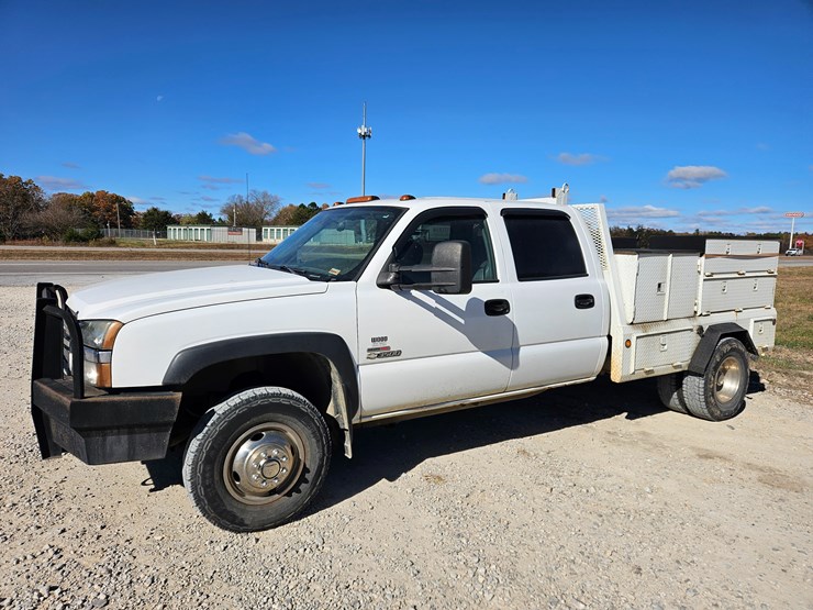 chevrolet-silverado-3500-image-4