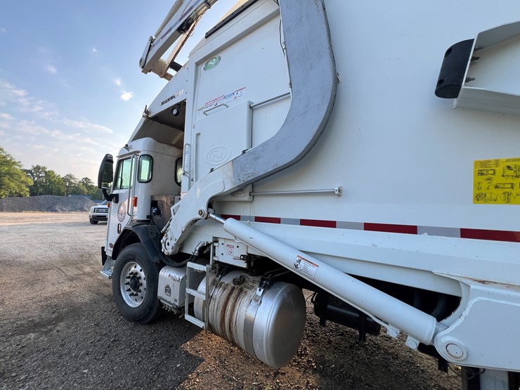 peterbilt-520-image-50