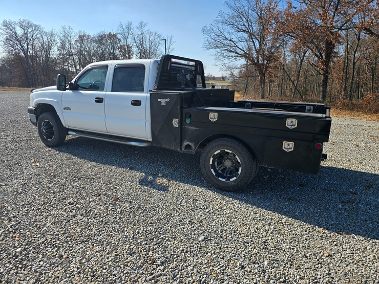 chevrolet-silverado-3500-image-12
