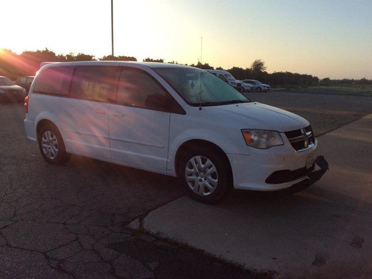 2017-dodge-grand-caravan-image-2