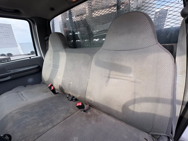 2004-ford-f350-xl-image-21