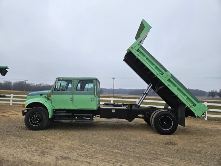 international-4900-image-10