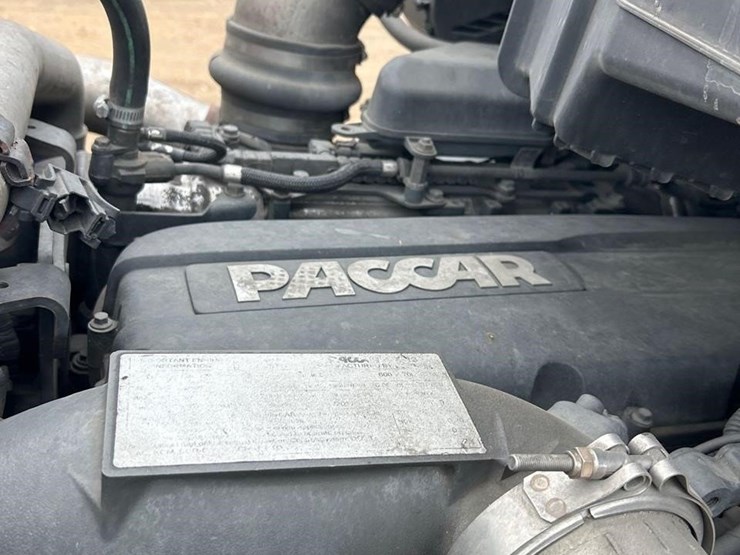 peterbilt-579-image-37