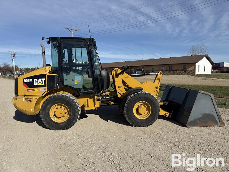 2015-caterpillar-906m-image-4