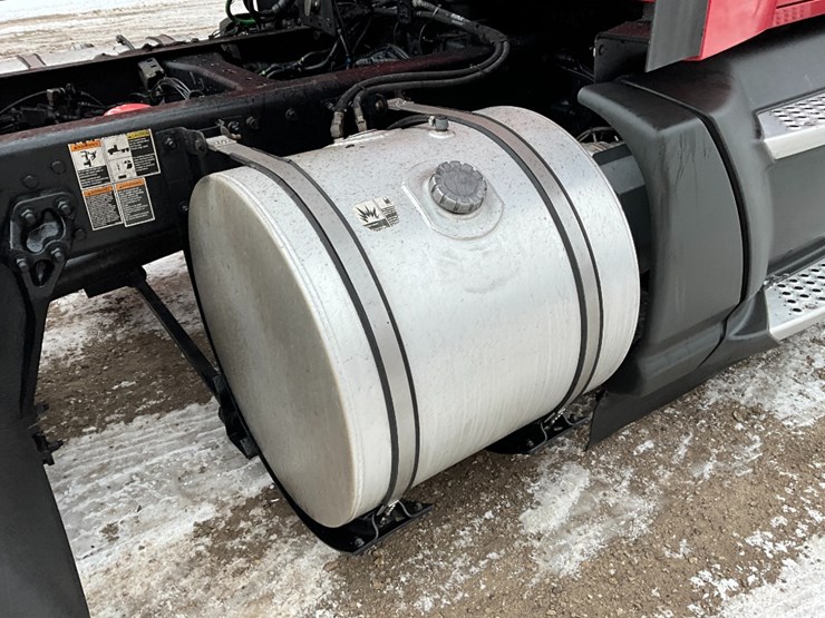 2019-kenworth-t680-image-10