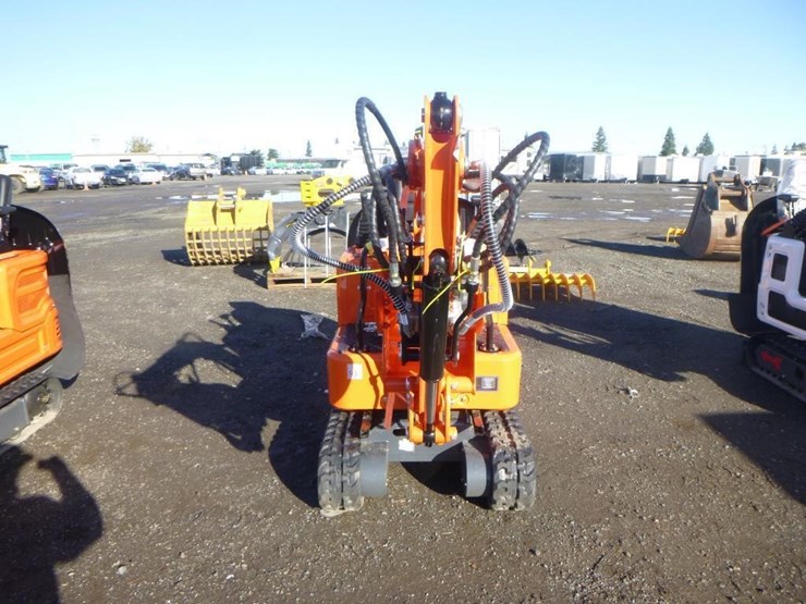 blt-319-hydraulic-excavator-image-5