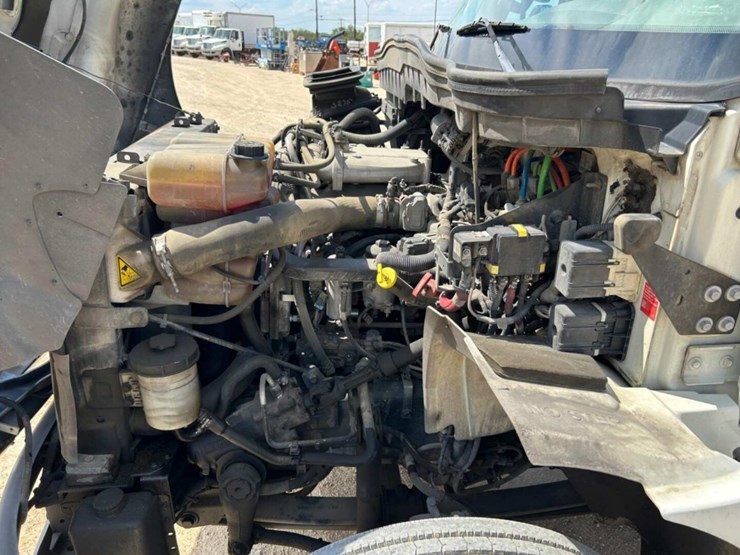 international-durastar-4400-image-3