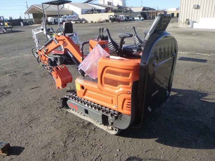 blt-319-hydraulic-excavator-image-4