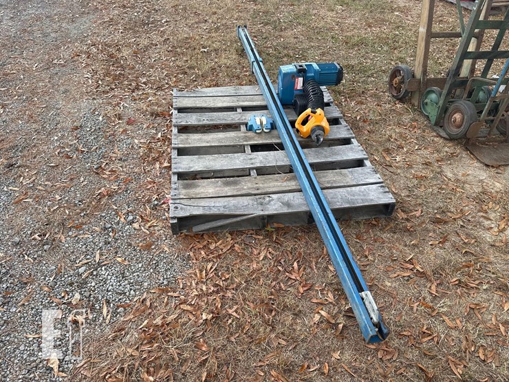 demag-electric-chain-hoist-w/-rail-&-truck-image-1