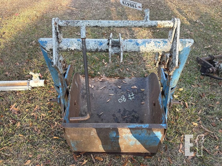 ford-3pt.-reversable-scoop-pan-image-2