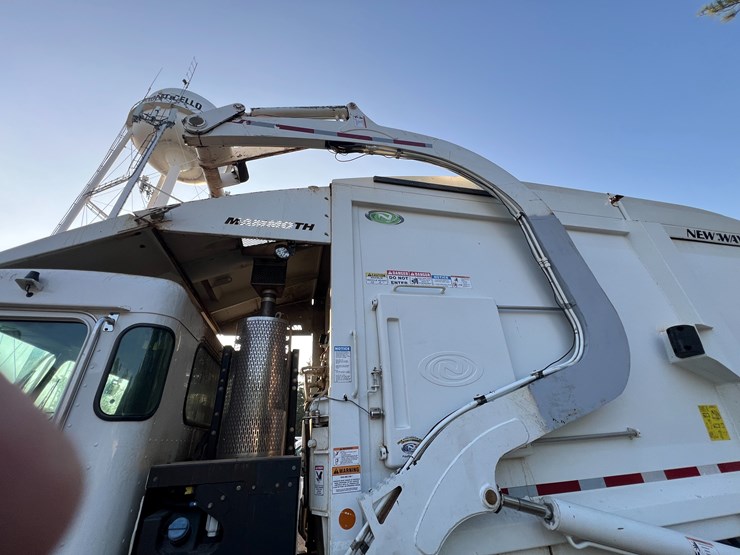 peterbilt-520-image-54