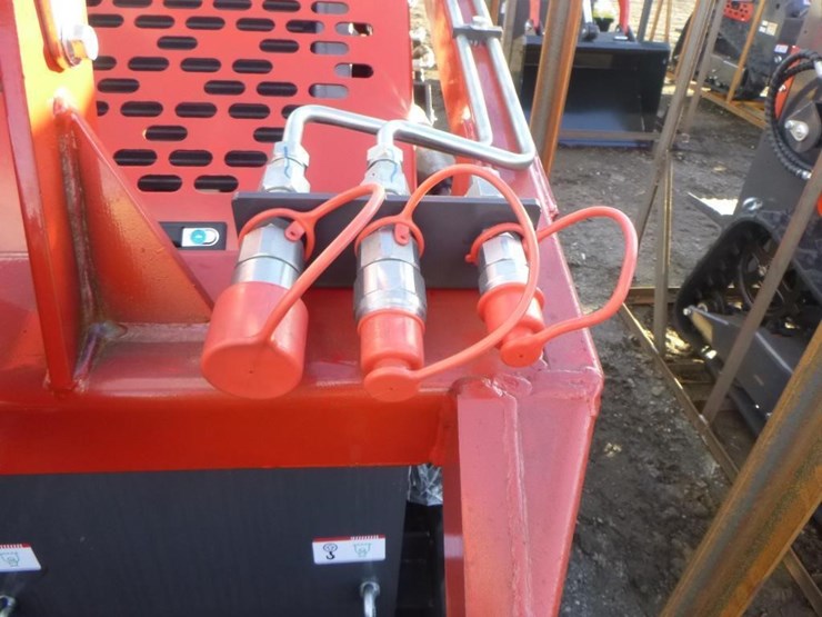 2025-agt-ysrt14-skid-steer-track-loader-image-10