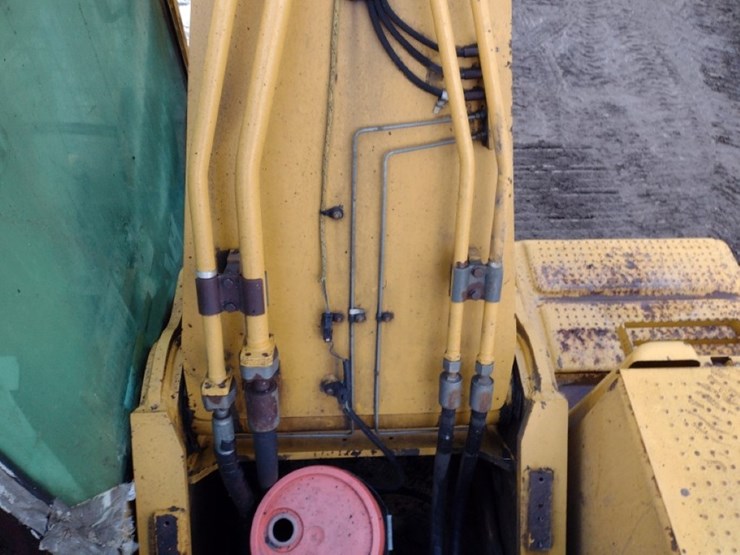 caterpillar-325d-image-45