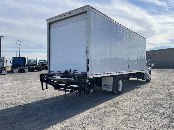 freightliner-m2-106-image-5