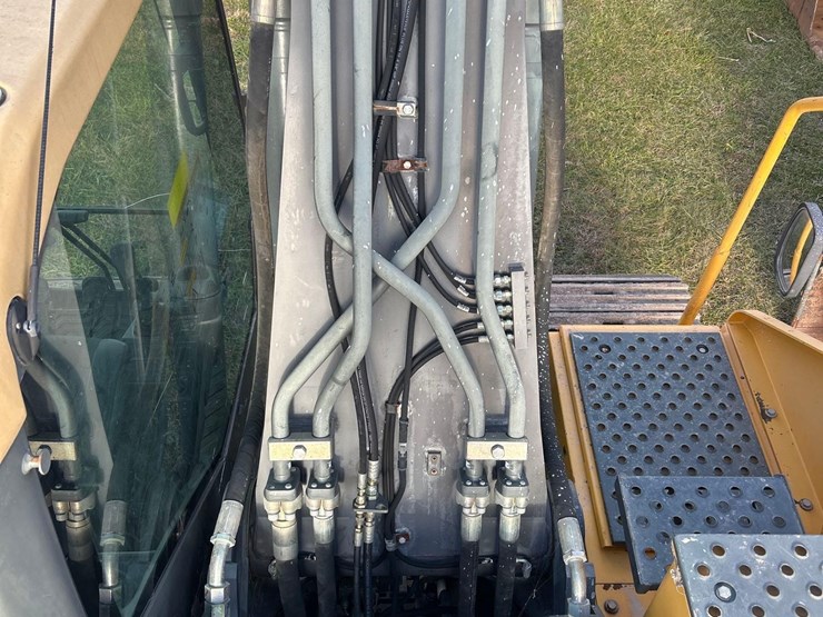 volvo-ec220el-image-15