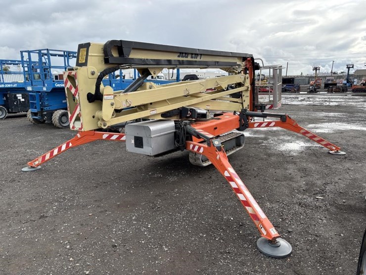 2014-jlg-x700aj-image-3