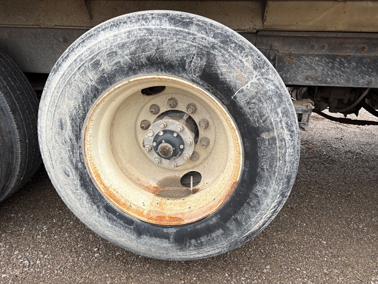 2000-peterbilt-378-image-4