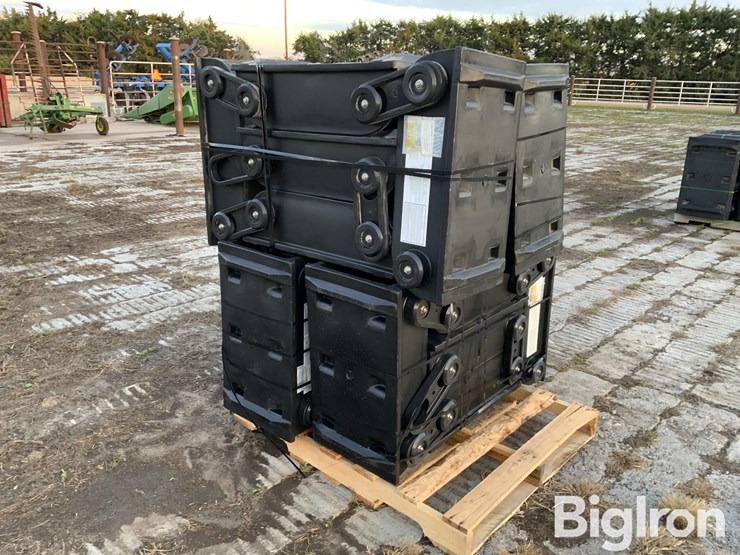 raaft-pivot-tire-tracks-image-3