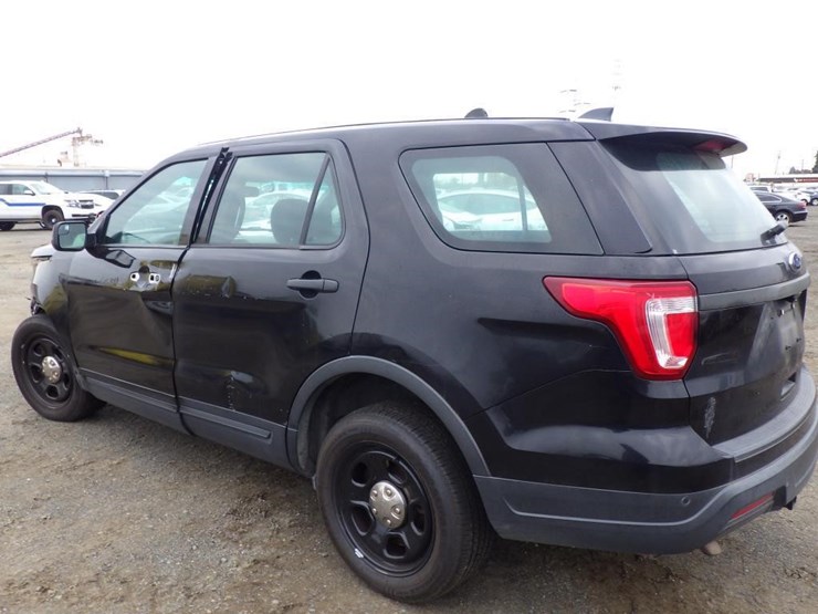 2019-ford-explorer-image-4