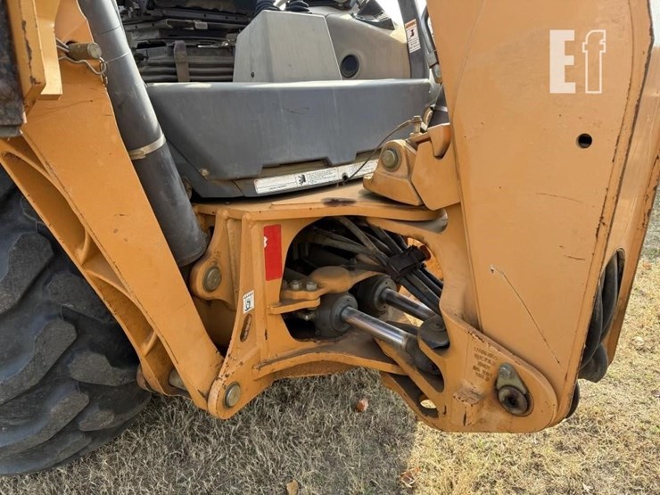 2014-case-580n-image-11