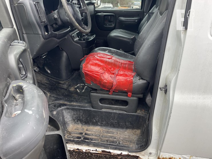 2002-chevrolet-express-2500-image-20