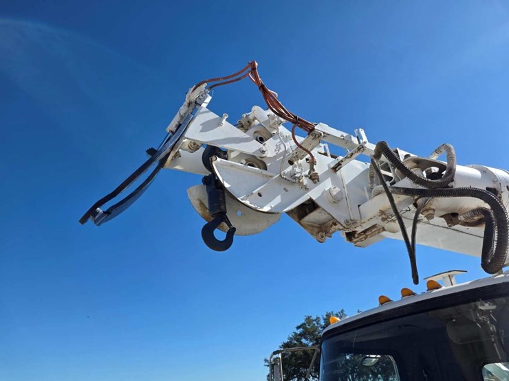 2006-kenworth-t300-image-17