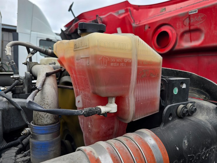 2017-peterbilt-579-image-64