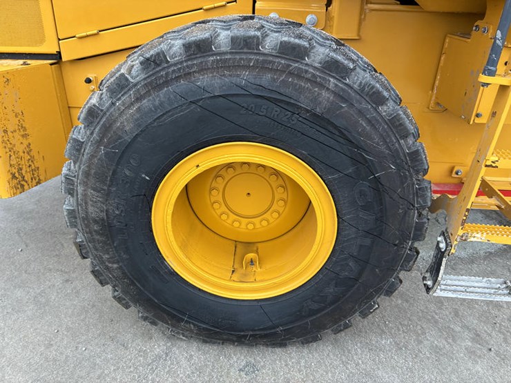 john-deere-624-image-63