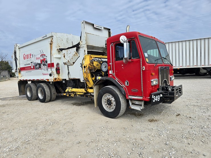 2003-peterbilt-320-image-43