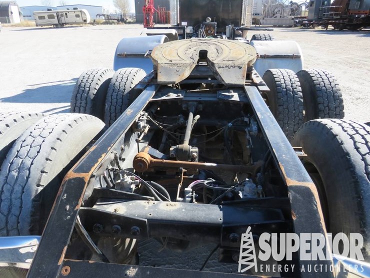 2012-kenworth-t800-image-10