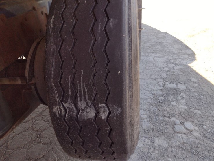 peterbilt-567-image-27