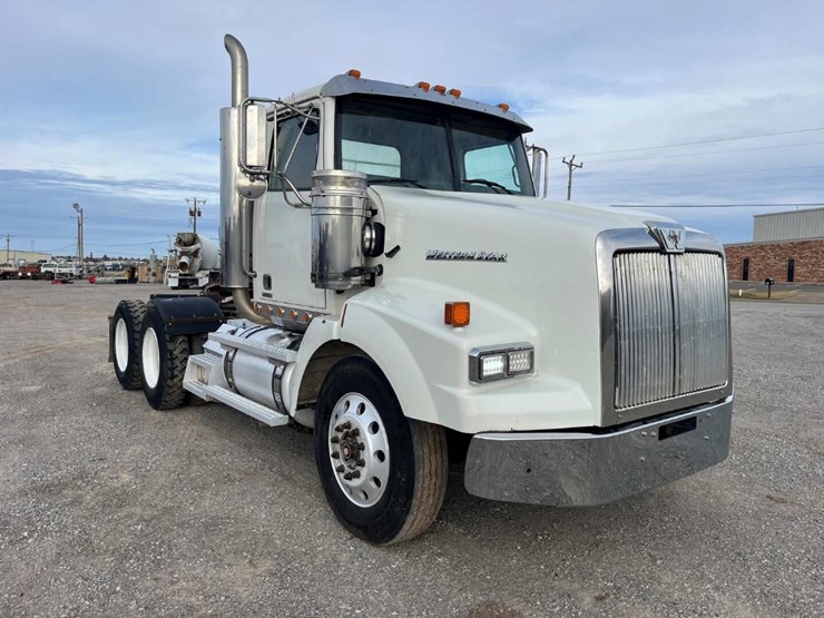 2016-western-star-4900-image-3