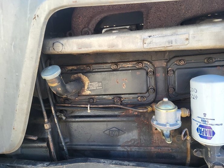 white-2-105-image-44