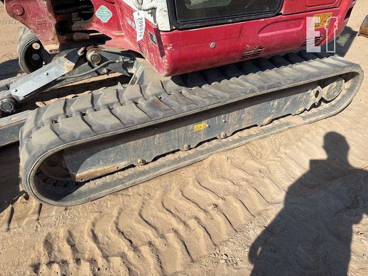 2020-takeuchi-tb260-image-9