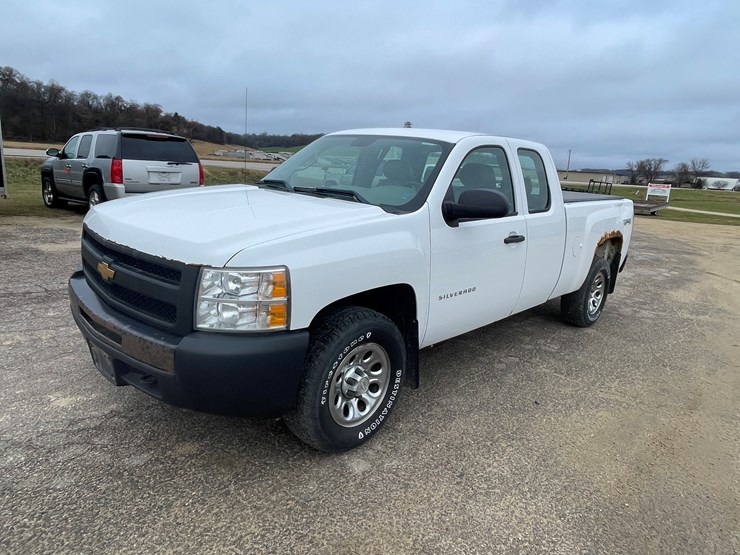 2013-chevrolet-1500-image-1