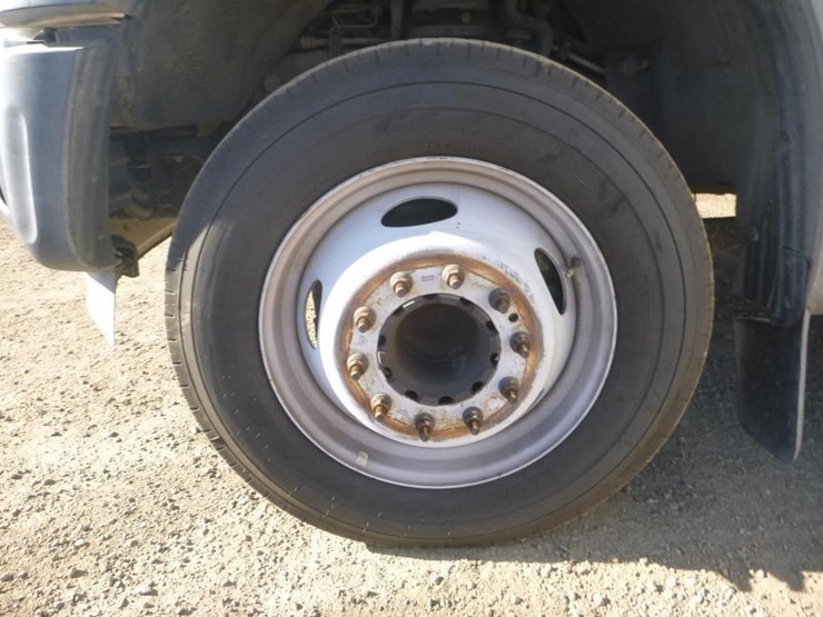 2012-ford-f550-image-17