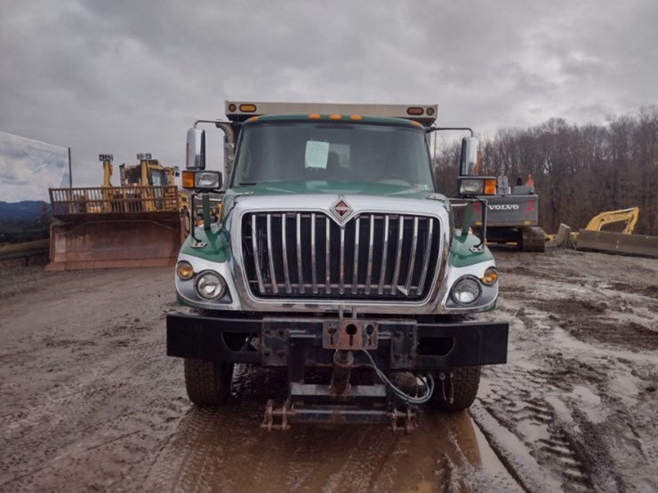 international-workstar-7400-image-2