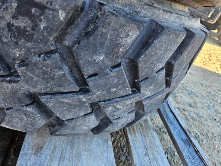 #3082-•-(3)-12-16.5-tires-&-rims-image-15