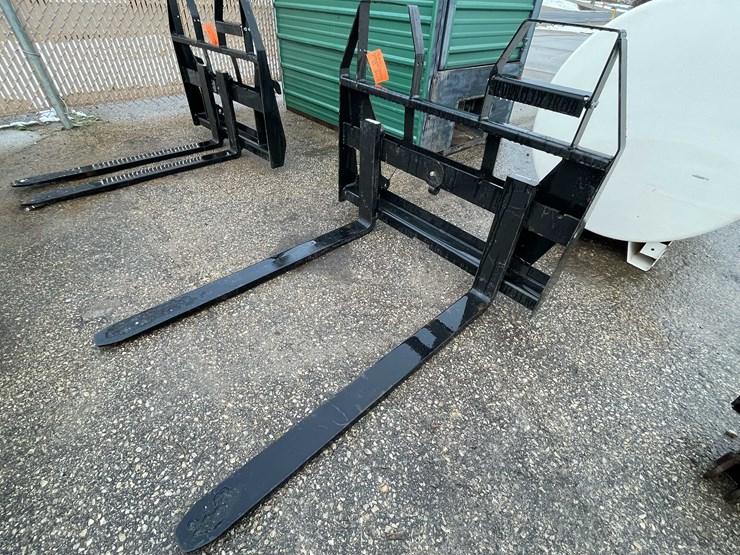 #6110-•-48"-skid-loader-forks-(o12)-image-1
