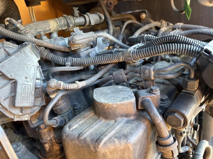 2017-case-586h-image-52