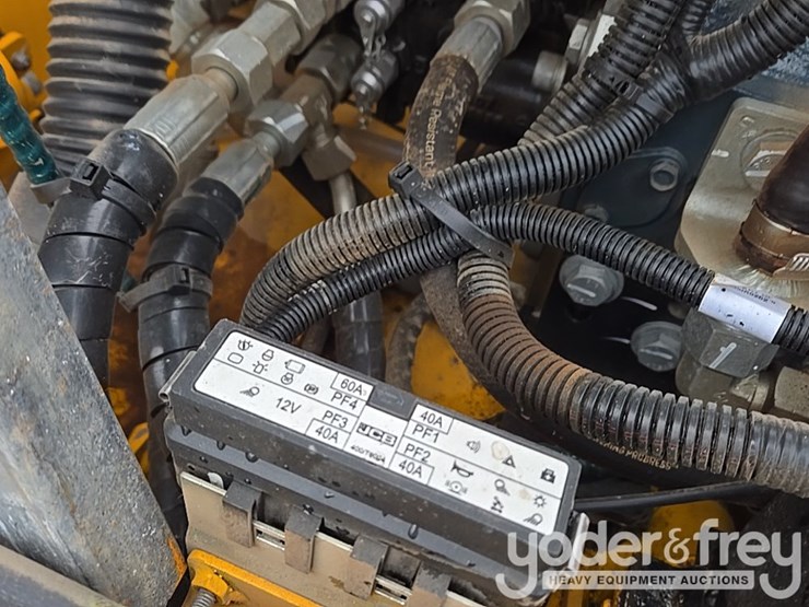 2023-jcb-ct260-120-image-58