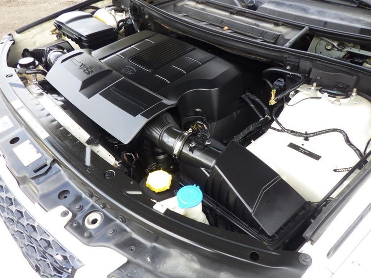 2010-land-rover-range-rover-image-10