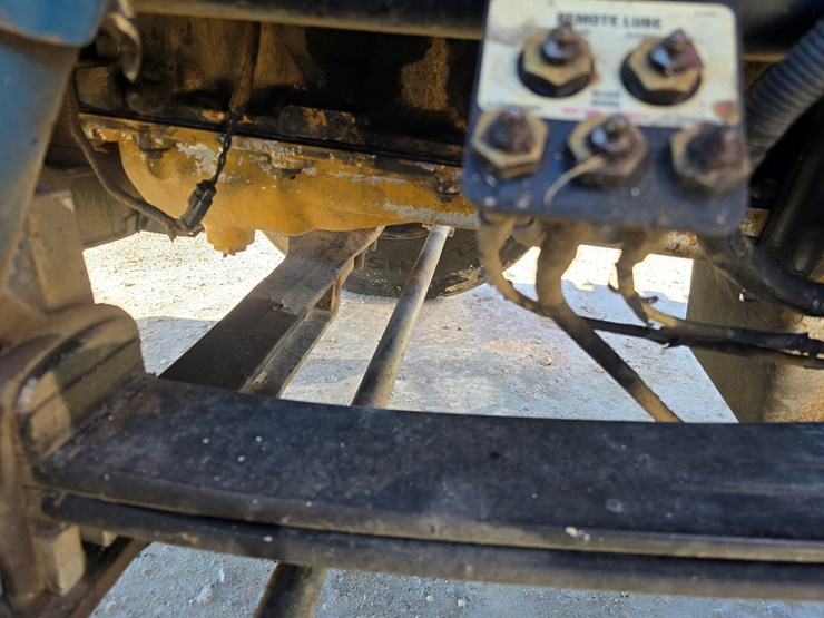 2005-peterbilt-379-image-68