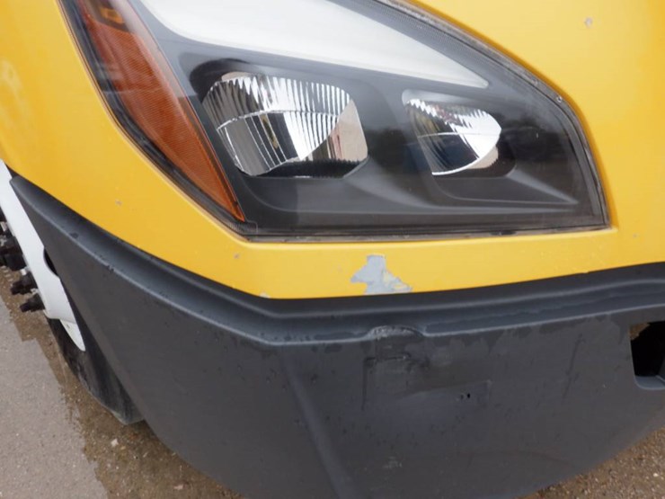 2020-freightliner-cascadia-126-image-4