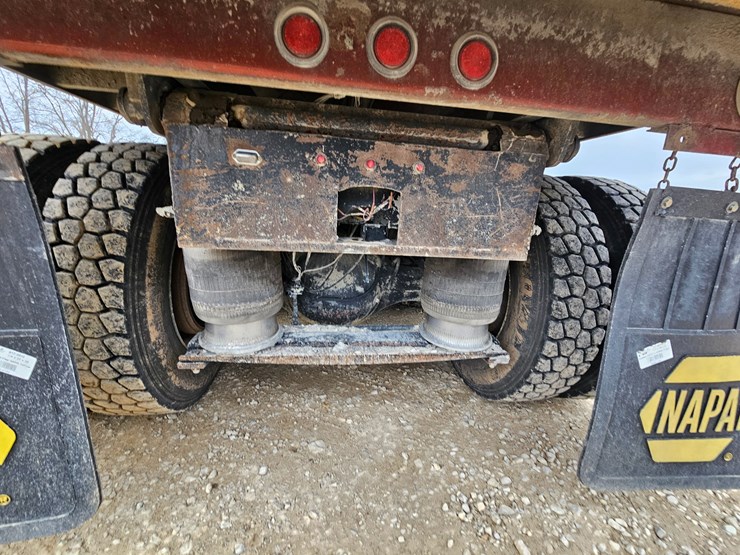 freightliner-122sd-image-107