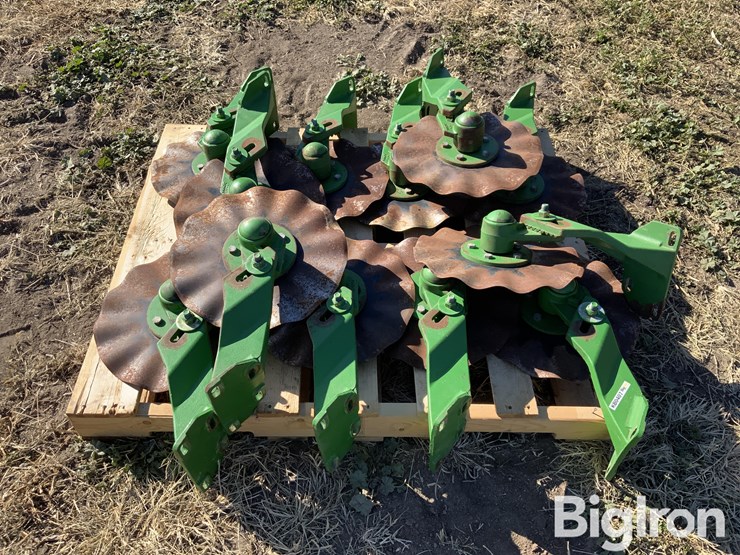 john-deere-12-image-2