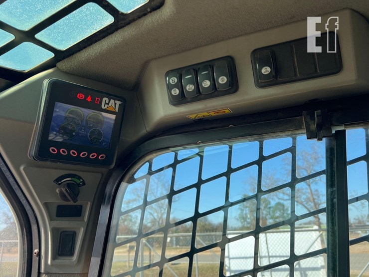 caterpillar-262d-image-18