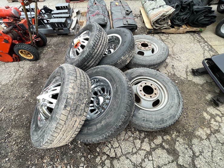 #6103-•-weld-racing-16"-aluminum-dually-rims,-with-steel-inner-rims-and-michelin-tires-(door-04)-image-3