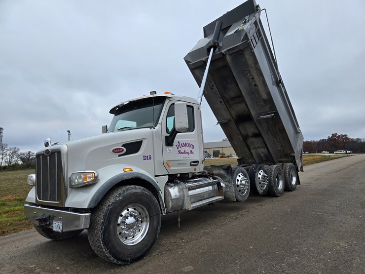 2020-peterbilt-567-image-54