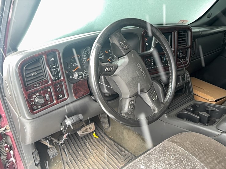 2004-gmc-sierra-1500-image-11